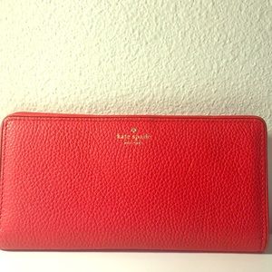 KATE SPADE WALLET ♠️ 😱😱😱(PRICE DROP) 2 hours !!